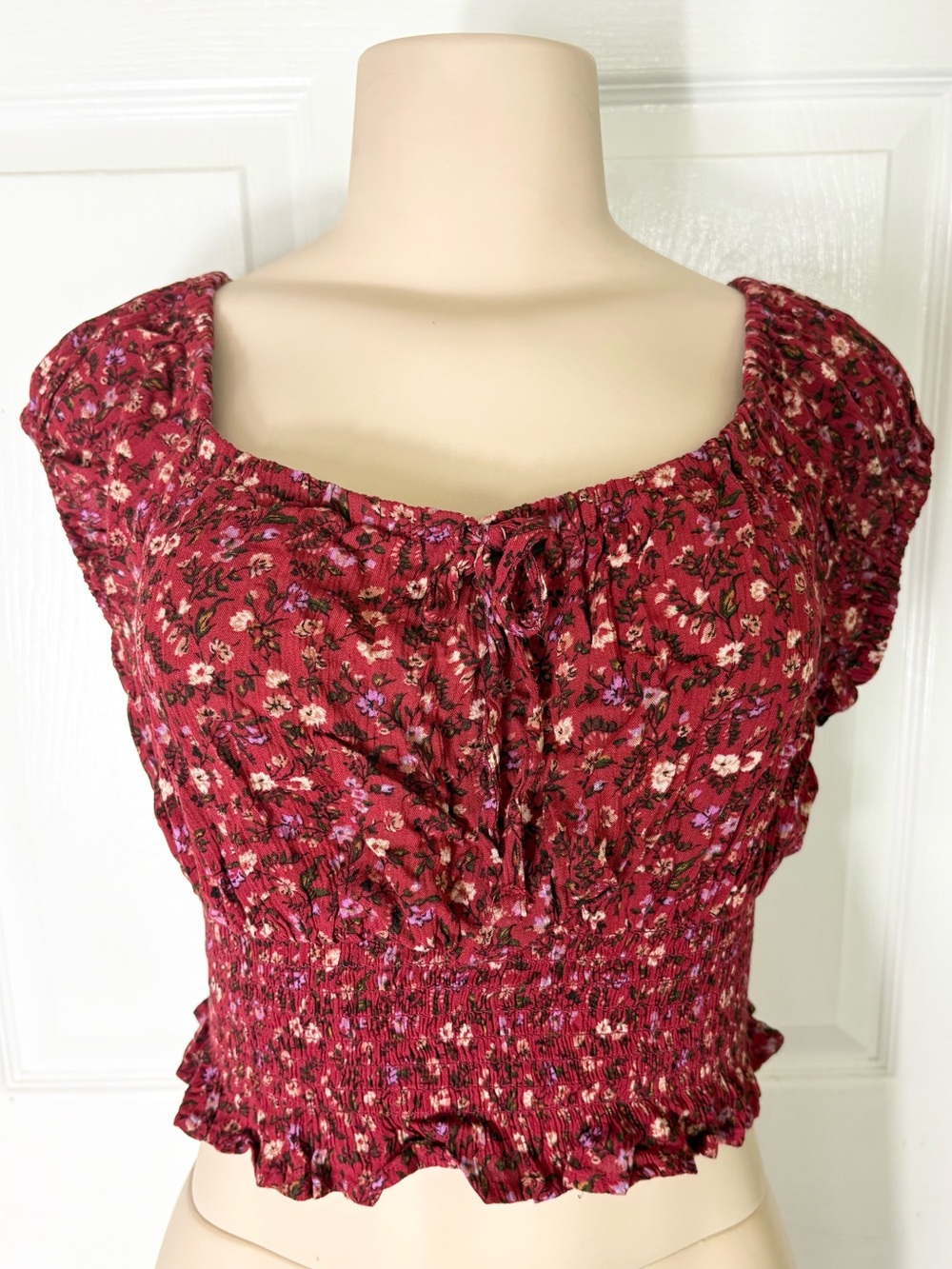 NWT American Eagle Floral Smocked Crop Top Red Boho Peasant Cottagecore Garden S